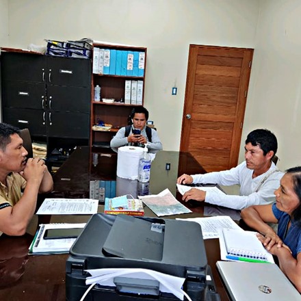 LA MUNICIPALIDAD DISTRITAL DE MEGANTONI SOSTIENE REUNIÓN CON JEFE DE LA COMUNIDAD NATIVA DE POYENI